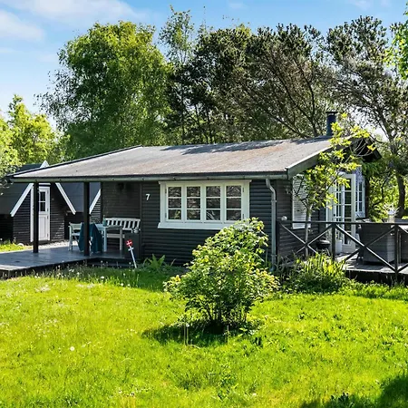 2 Bedroom Beautiful In Sjaellands Odde Yderby